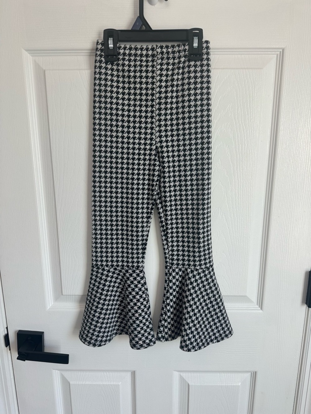 Girls Houndstooth Ruffle Hem Casual Pants - Black & White